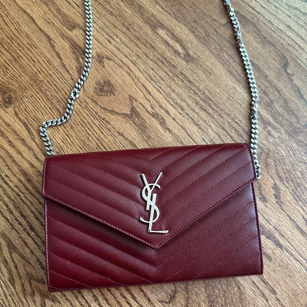 YSL CASSANDRE MATELASSÉ CHAIN WALLET IN GRAIN DE POUDRE EMBOSSED LEATH **REAL**